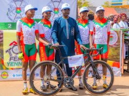 Grand prix cycliste Yennenga : le Groupe Excellence Hôtel offre des vélos aux équipes du Burkina et du Nigeria